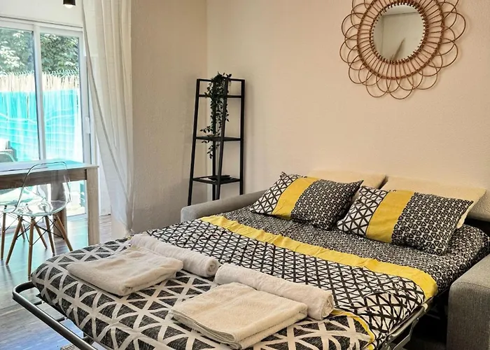 Lägenhet Cosy Avec Grande Terrasse Proche Et *