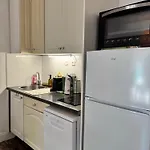 Cosy Avec Grande Terrasse Proche Et 아파트 *
