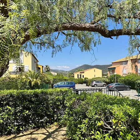 Cosy Renove Avec Grande Terrasse Proche Et Apartment Sainte-Maxime