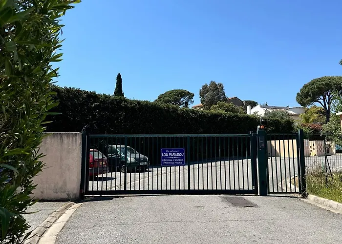 Terrasse à Classé Meublé De Tourisme Sainte-Maxime